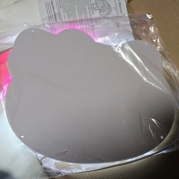 COPY - Hello Kitty Led lighted mirror 15" - Picture 8 of 11